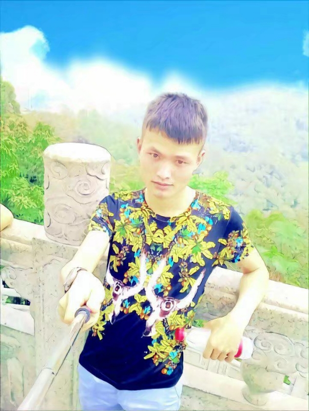 孤独王者元首的第一张照片--惠安交友网