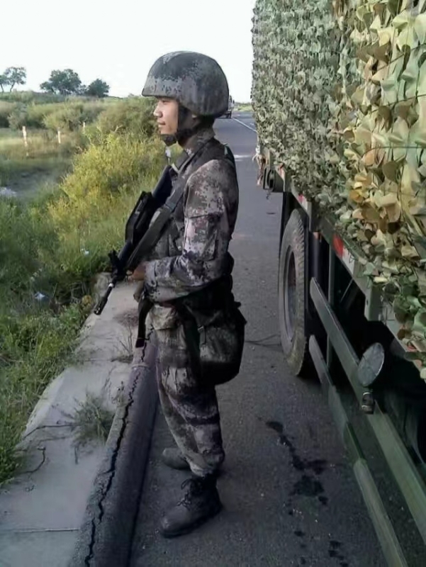 搬砖中的第一张照片--惠安交友网